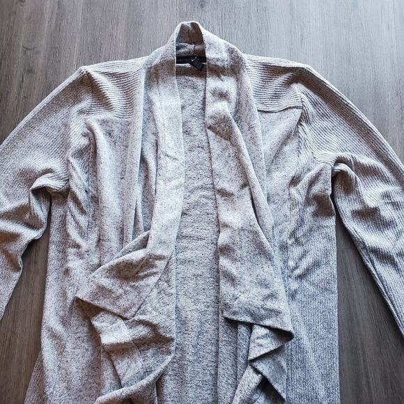 Cardigan - Picture 6 of 11